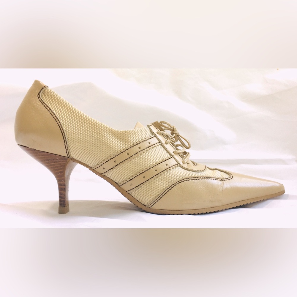 GreenTee Golf women’s tan athletic sport sneaker heels pumps. US 9. EU size 39.